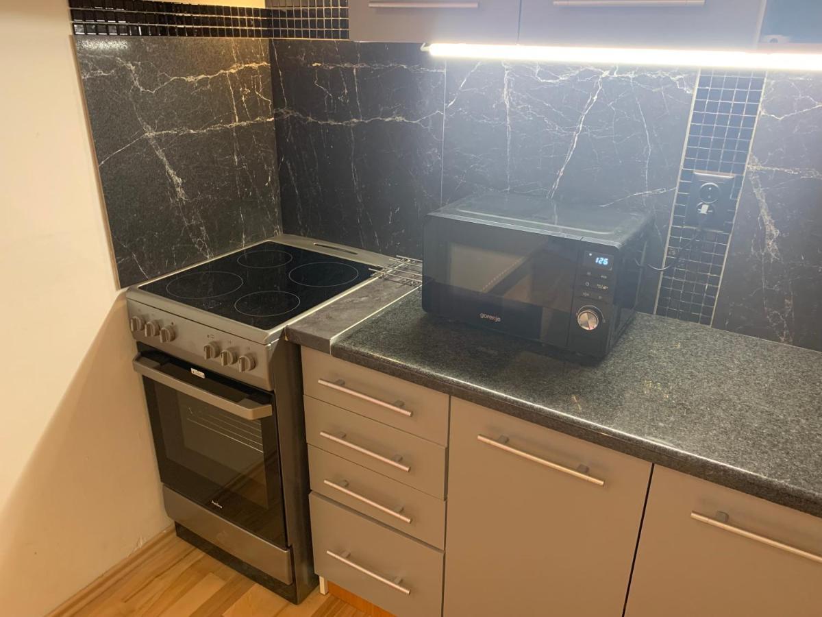 Apartmany City 2 ออสตราวา ภายนอก รูปภาพ